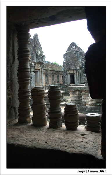 2006 - 07 - Temple angkor - Bantea Samre 10